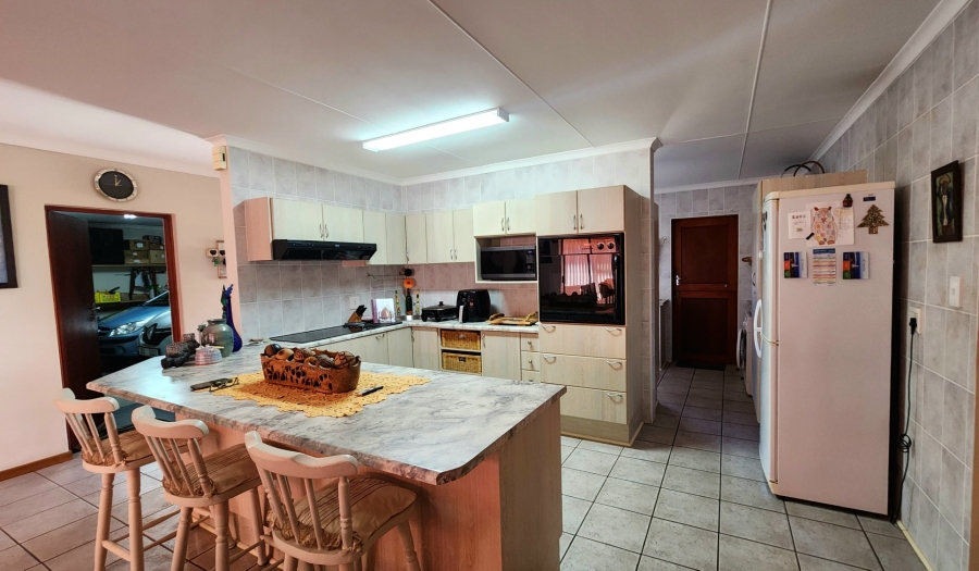 3 Bedroom Property for Sale in Hartenbos Central Western Cape